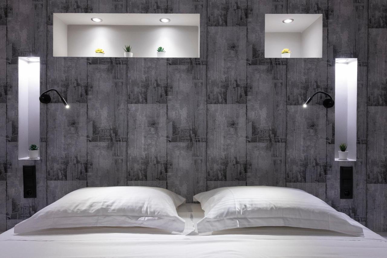 Mj Luxury Suites Atene Esterno foto