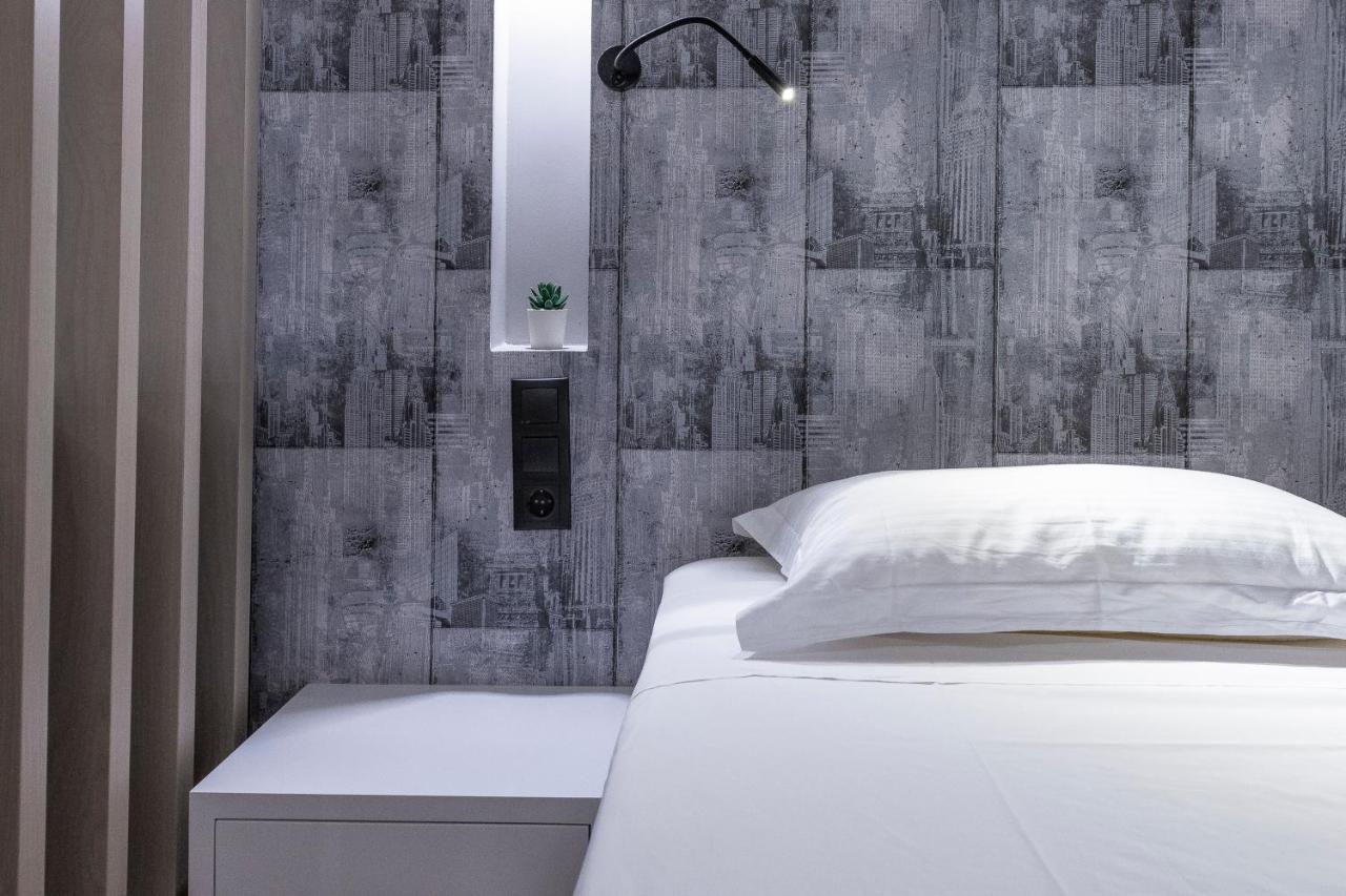 Mj Luxury Suites Atene Esterno foto
